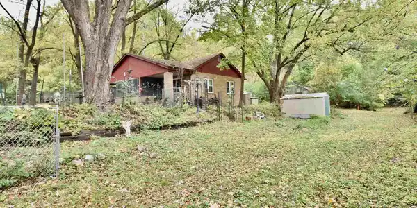 1115 E KOCH