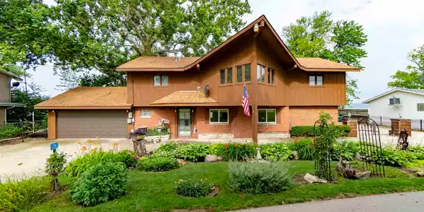 1283 SUNSET Drive