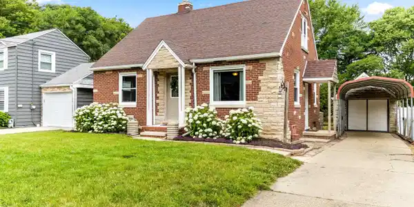 2101 E-RIVERVIEW Court