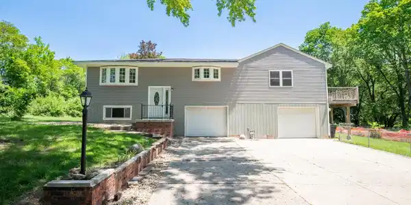 4817 E SANDPOINT Lane