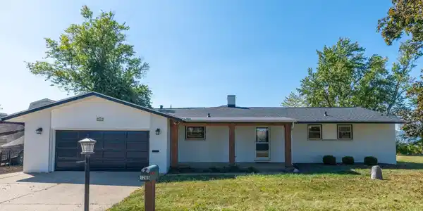 1285 SUNSET Drive