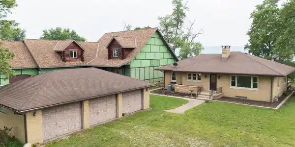 1229 SUNSET Drive