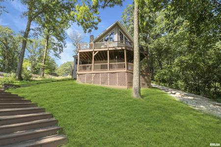 124 LAKESIDE Place