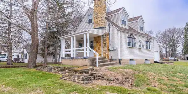 1623 E HENDRYX Lane