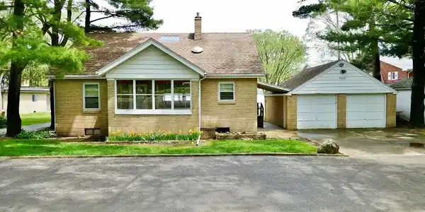 7600 N GALENA