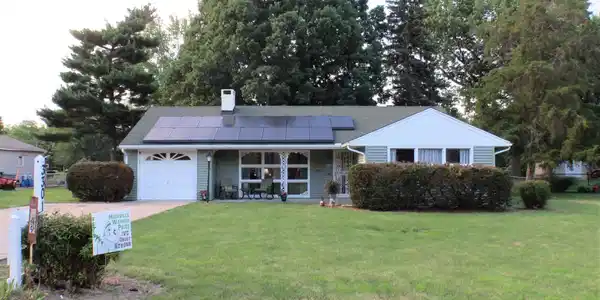 3301 E CEDAR HILLS Drive