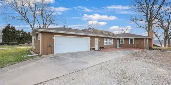 1223 SUNSET Drive