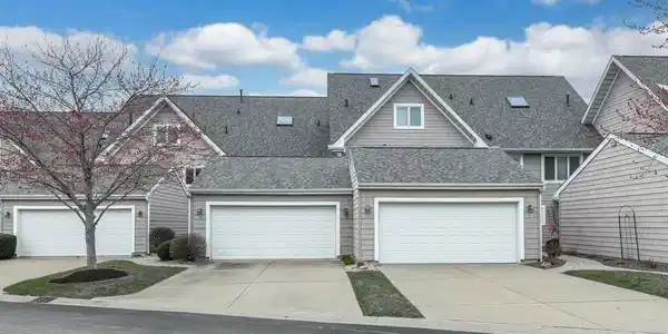 208 HARBOR POINTE Drive