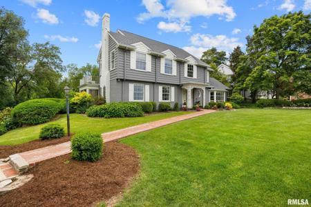 4407 N GRANDVIEW Drive