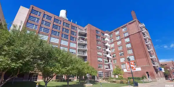 401 SW-WATER Street