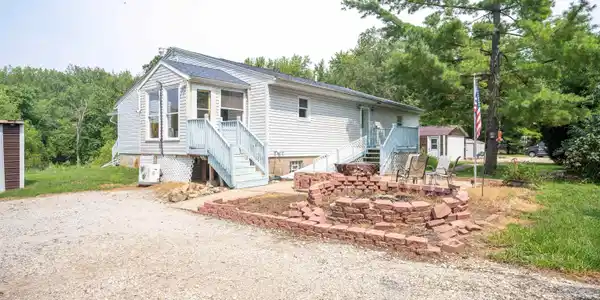 1303 MILLPOINT Road