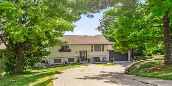 12 HILLSIDE Court