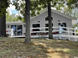 802 LAKECREST Drive