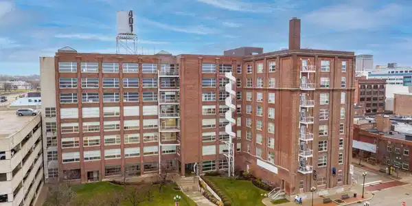 401 SW-WATER Street