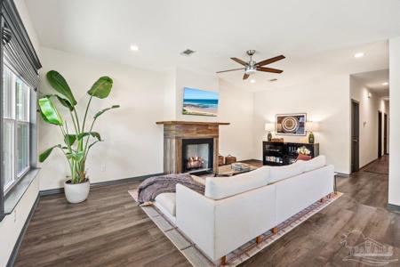 301 Dwight Ave