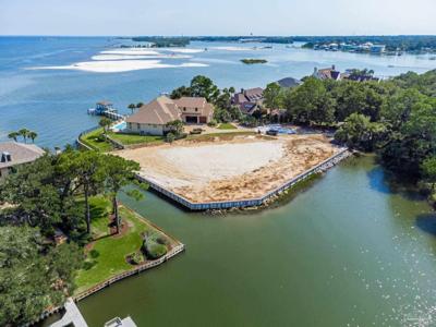 37 Lakeside Dr