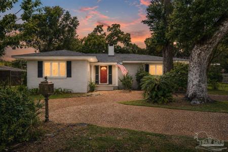 15 Lakeside Dr