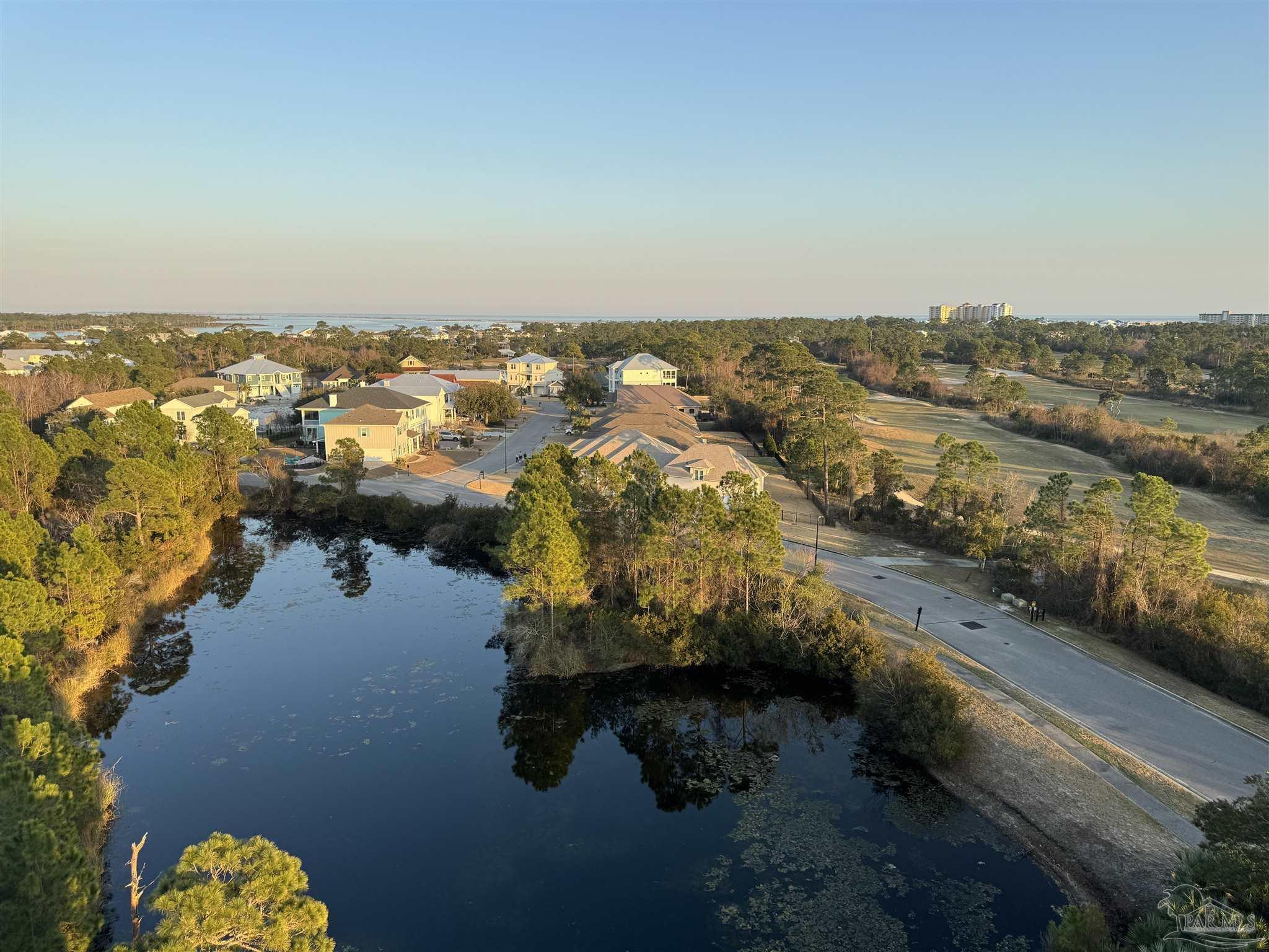 Image 3: Stunning side Catwalk view