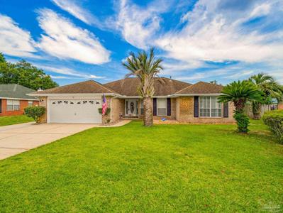 881 Lake Aire Dr