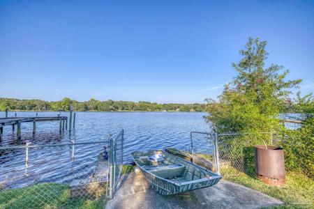5812 W Shore Dr