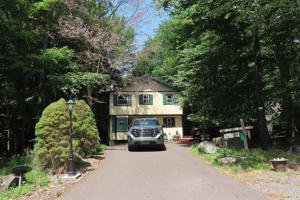 17 (394) Lakewood Court