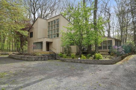 121 Fairway Drive