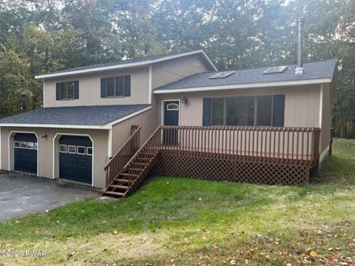 105 Hawk View Court