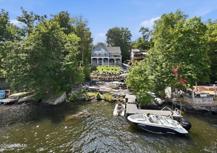 1212 Lakeview Drive W