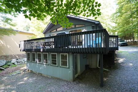 63 Woodridge Dr