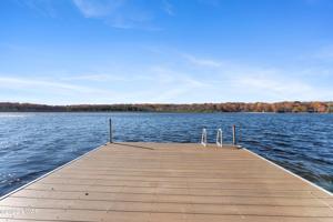 207 E Lake Dr