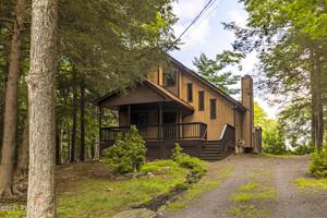 1017 Hickory Dr