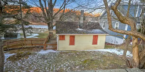 99 Lakeside Drive