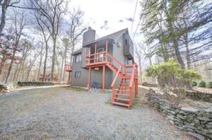 122 Maple Leaf Rd