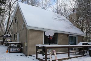 68 Woodcrest Ln