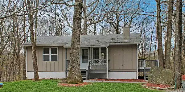 128 Dogwood Ter