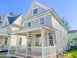 406 River St