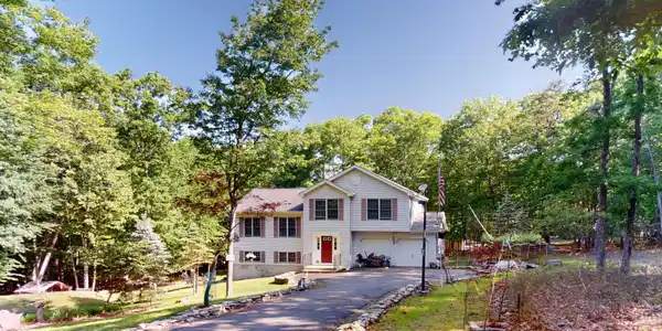 111 Plum Ln