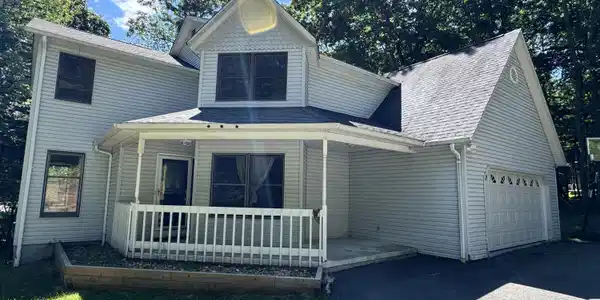 112 N Ridge Drive