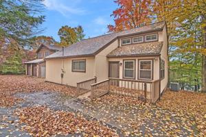(192) 565 W Lakeview Dr