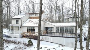 801 Whippletree Court West