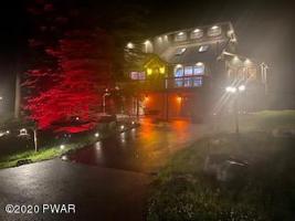 11 Forest Ln