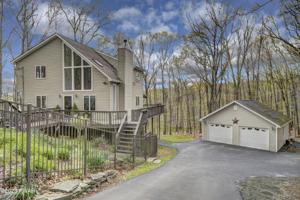 111 Maple Ct