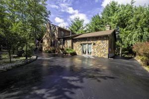 1005 Oak Ln
