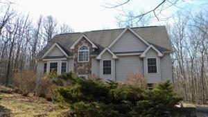 1075 Wintergreen Ct