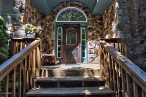 2932 S Fairway Dr