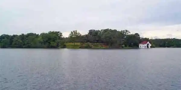 East Lake Dr