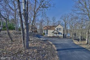 111 Overlook Ct