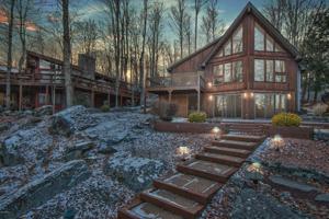 1206 W Lakeview Dr