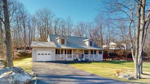 100 Farrier Ln