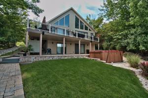 1322 W Lakeview Dr